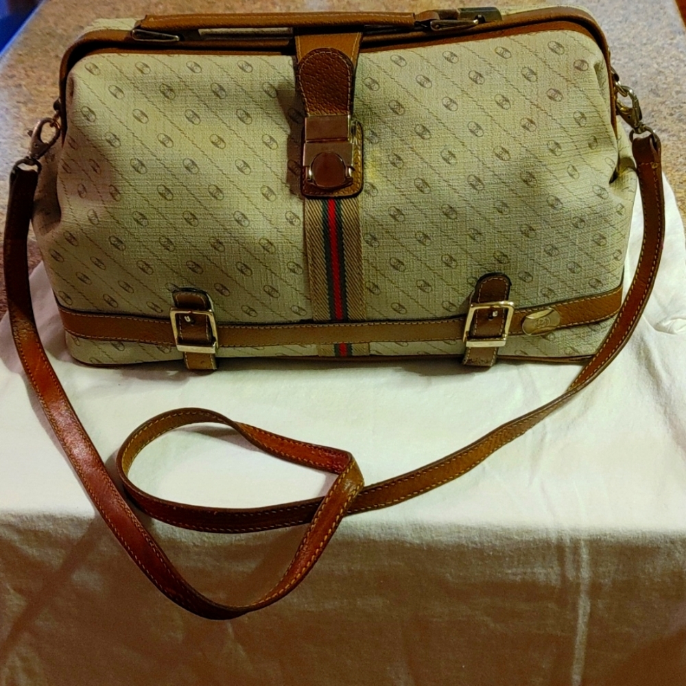 AUTHENTIC VINTAGE GUCCI PURSE